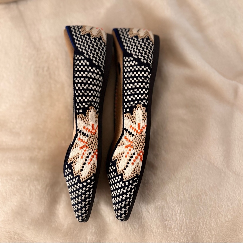 Rothy's The Point Blue and White Patterned Flats, Size 8 - Picture 3 of 10